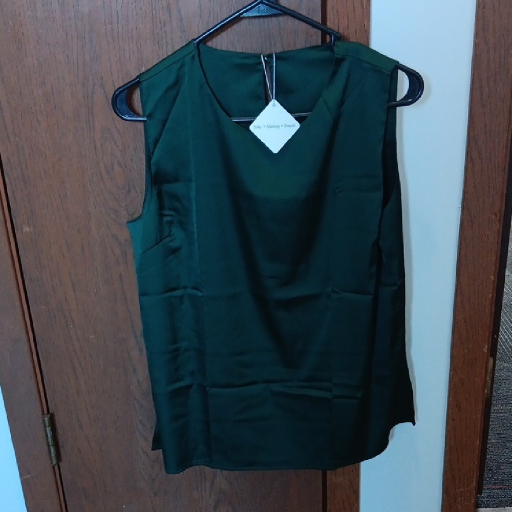 Chic Forest Green Sleeveless Blouse